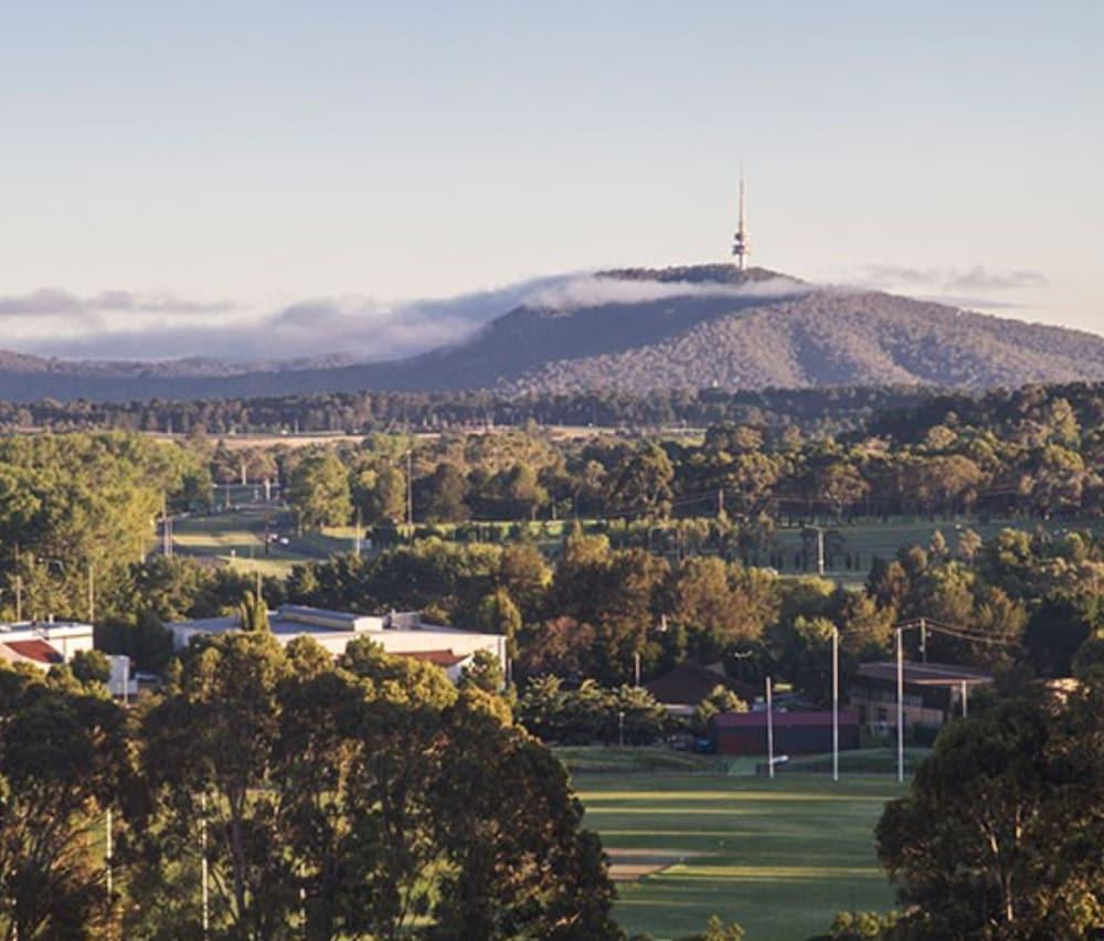 Abode Tuggeranong Aparthotel Canberra Exterior photo